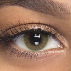 Amber/ THE PRICE IS FIRM